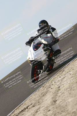 media/Nov-02-2025-Lets Ride (Sun) [[f7a3caa734]]/B Group/1120am (Turn 2 Inside)/